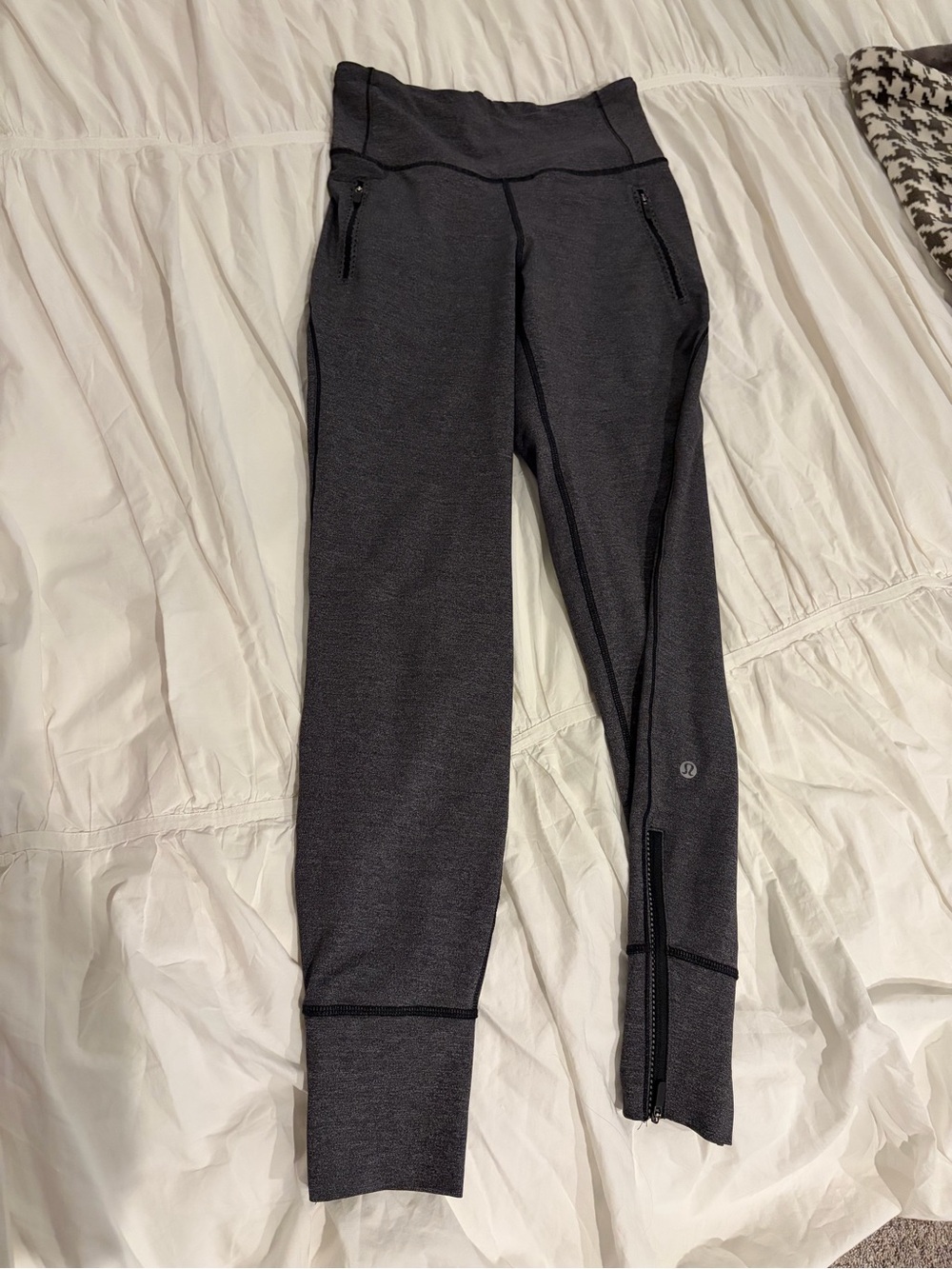 lululemon fresh tracks joggers.